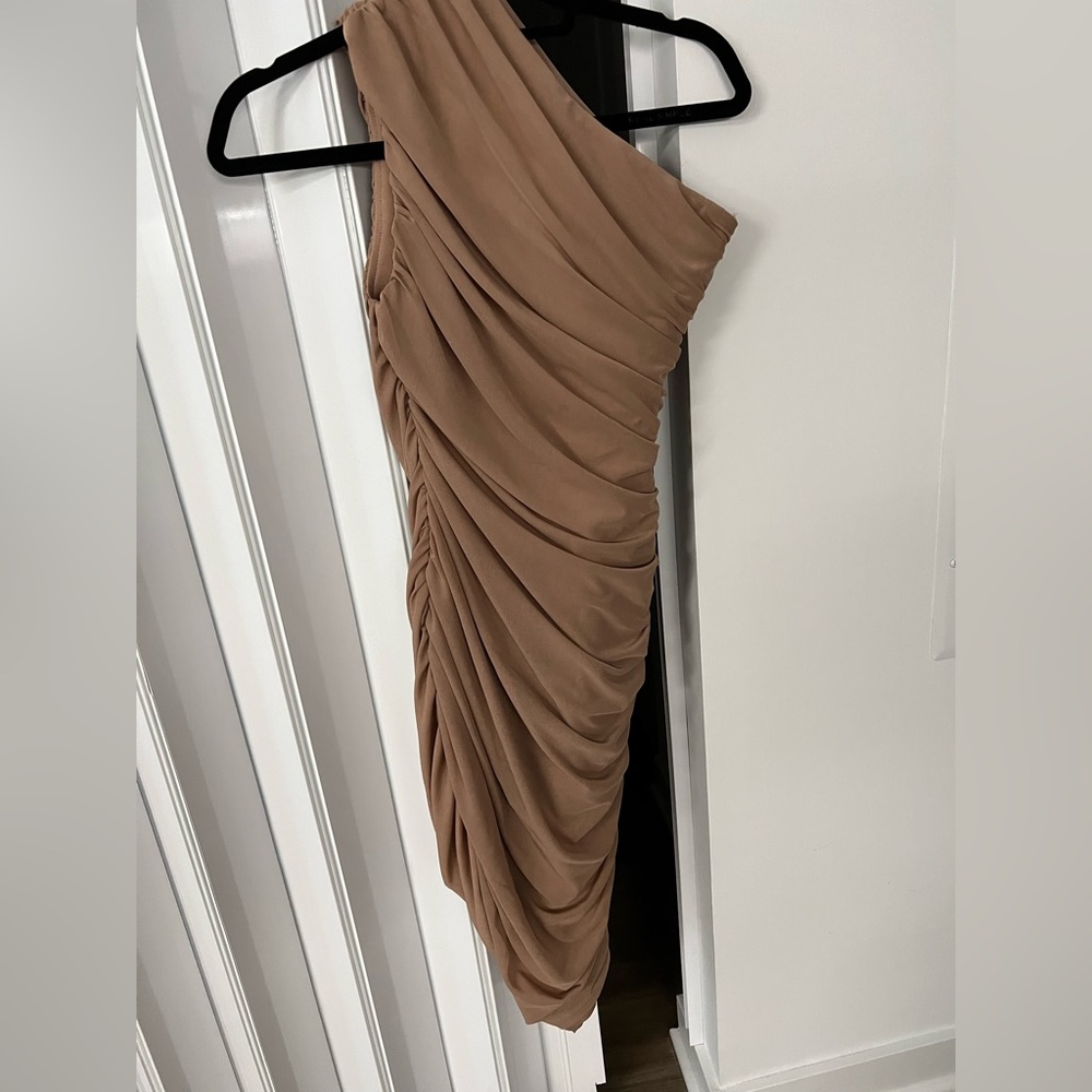 One shoulder revolve dress! So hard to find and so flattering! XS and worn once!